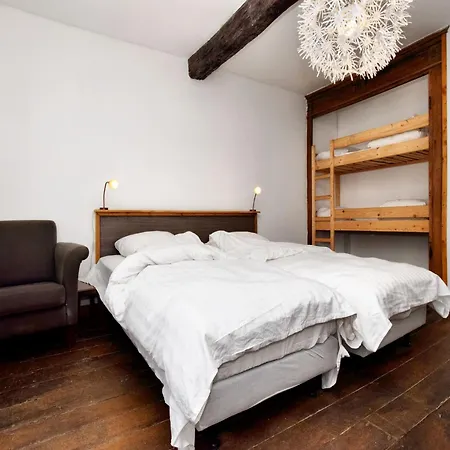 Group Retreat In 別荘 ロベールヴィル